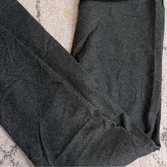 Ingrid & Isabel Maternity leggings Size Small Grey - Picture 3 of 5